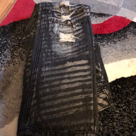 Black Rip Designer Jeans. - Picture 3 of 4